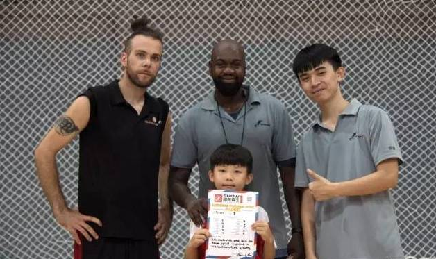 哈林秀王篮球训练营——快乐篮球的创新教学模