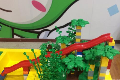 尤米乐儿童益智乐园——一家集儿童游乐设施设计研发、生产、经销、儿童乐园运营服务