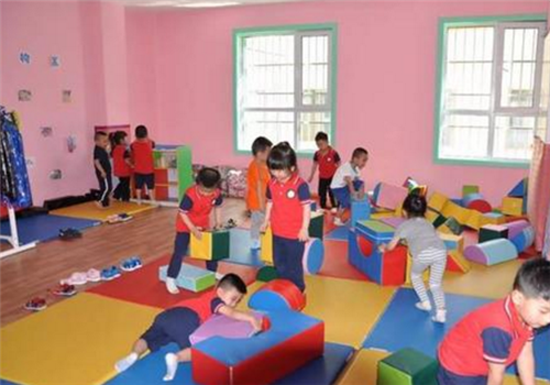 阳光宝贝双语艺术幼儿园——致力于婴幼儿学前教育的专业教育机构