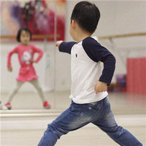 LITTLE UP少儿舞蹈教室——打破传统单一的教学模式，引进国际先进艺术教育理念