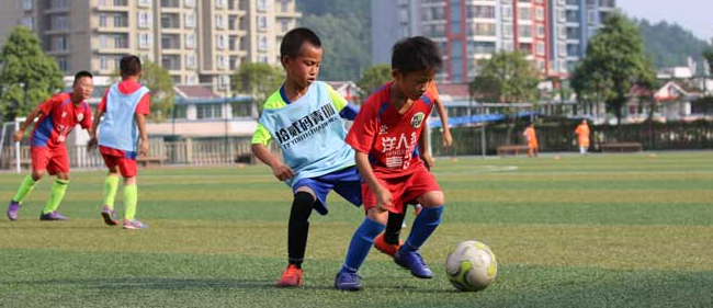 拾贰码体育——拾贰码带来的适龄的、非竞争性足球兴趣培养课程