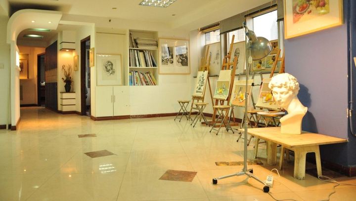 辉煌美考画室——针对每一个学员不同的学习目的及特点进行教学
