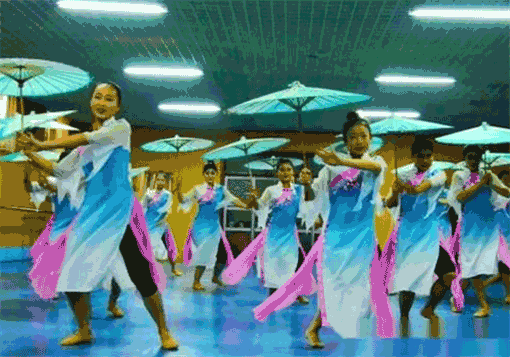 彩灵舞蹈学校——传统教育方式，艺术的规范性入门注重自然导向