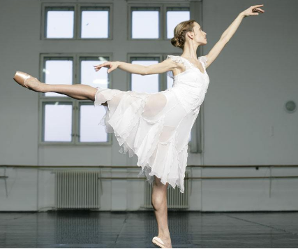 芭蕾娜国际教育——对音乐的理解，对节奏的把握，从而爱上舞蹈
