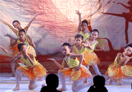 炫舞门舞蹈培训学校——强大的师资力量，专业的服务队伍