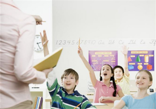春语作文——新的教学理念，轻松活波的课堂气氛，立竿见影的课堂效果