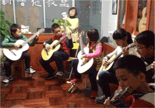 大唐艺术教育——用音乐赋予每个孩子快乐的童年，用音乐托起孩子的未来！