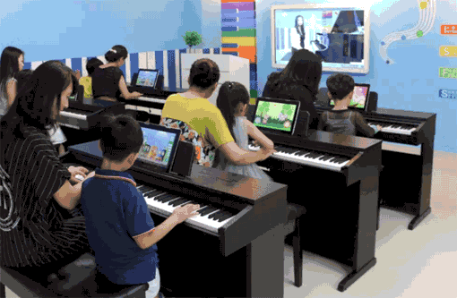 艾范儿数字钢琴教室——多功能平板电脑实现与钢琴的连接互动