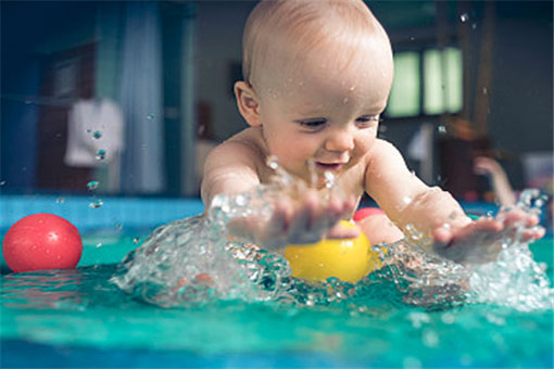 皇家小博士游泳馆——为0-6岁的孩子及其家庭提供综合优质的技术和服务