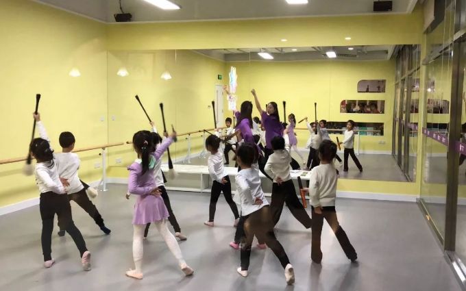 追梦舞蹈培训中心——专业模特班、一对一私教