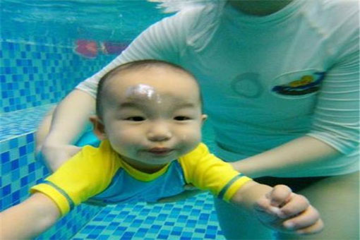 优瑞宝宝游泳馆——让婴儿游泳早教走进每个家庭，让您的宝宝健康成长