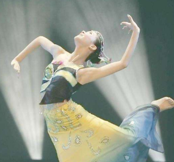 莫舞舞蹈——全国连锁，多次代表国家级别参加国际艺术交流及比赛
