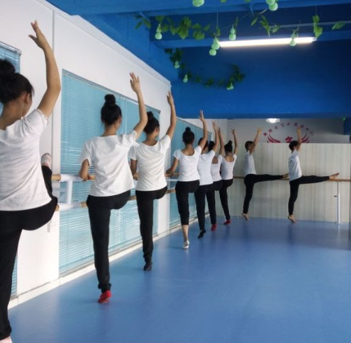 舞精灵少儿艺术培训中心——专业导师培训，让你的孩子更加多才多艺