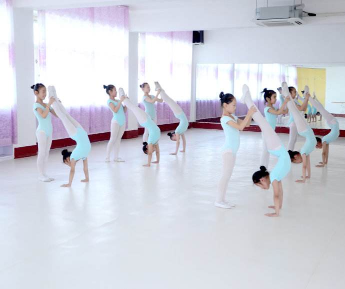 舞音艺术培训中心——培养出更多的舞蹈爱好者，以舞健身，以舞会友，以舞怡情