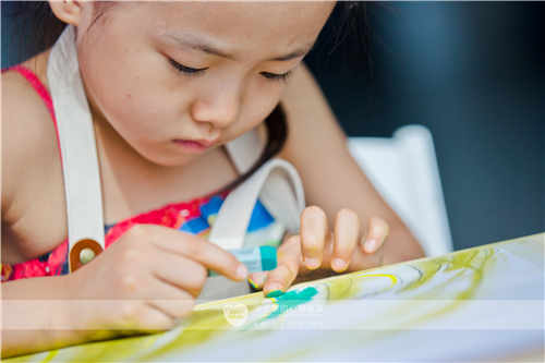 家长如何启蒙孩子的儿童美术教育
