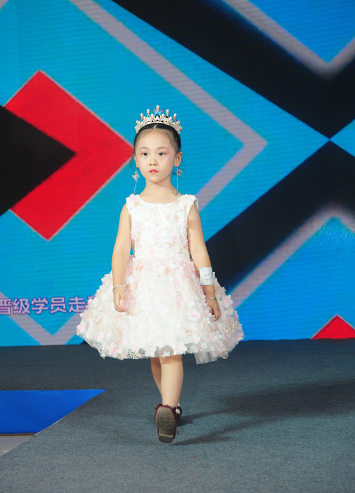 天津最专业的少儿模特演艺公司,童星打造培养