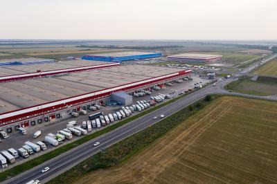 租赁诺福克1600平方米上下跨境仓库