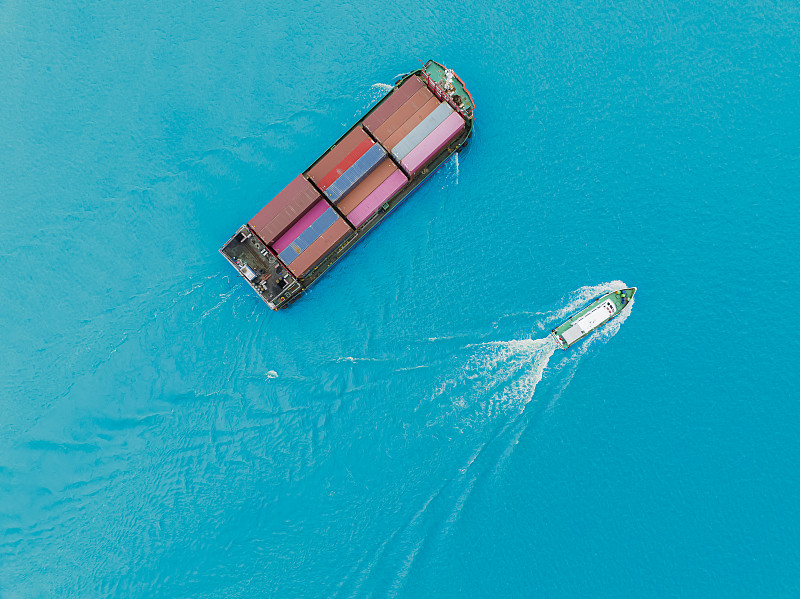 中国广东广州到美国芝加哥客机腹舱带货