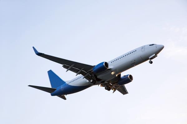 中国东莞到美国圣路易斯服装快反空运