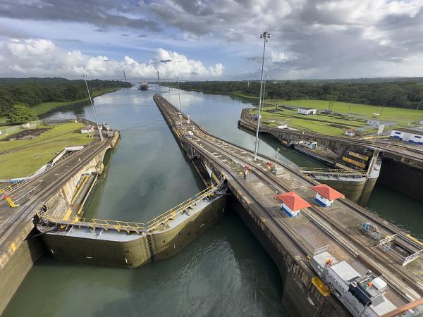 广州到美国芝加哥客机腹舱带货