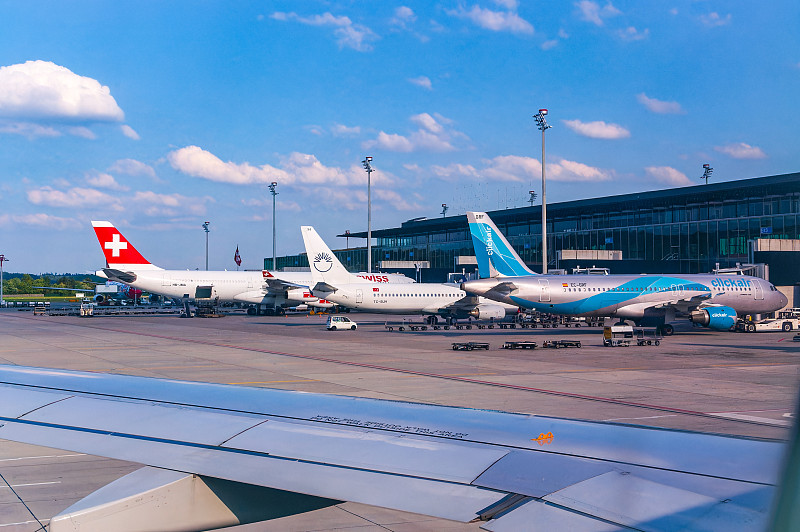 广东东莞到美国奥尔巴尼客机腹舱带货