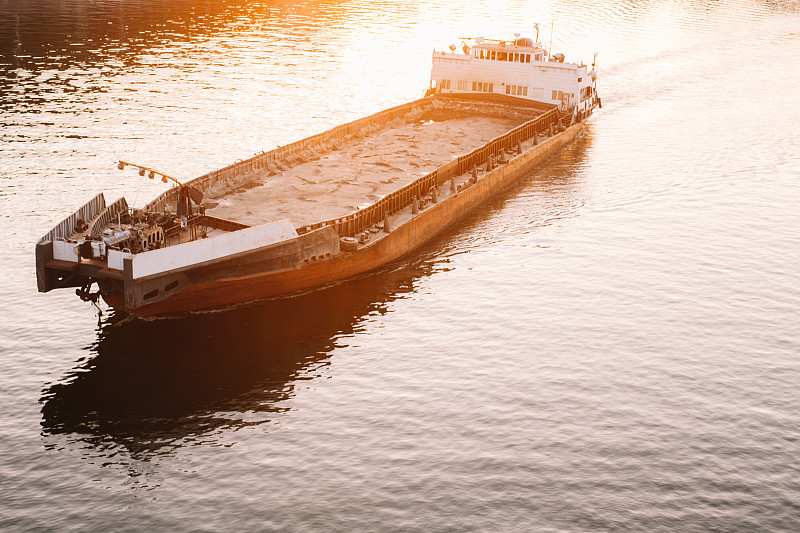 四川—成都到意大利-米兰冷藏船整舱运输区域循环航线