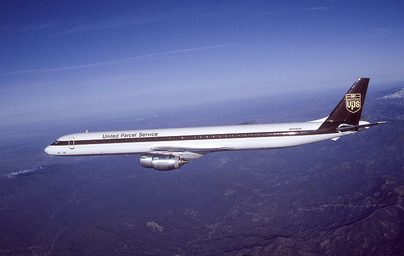 中国成都到塞勒姆客机腹舱带货