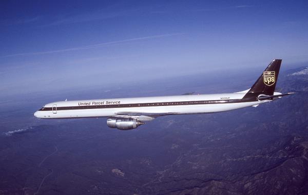 中国成都到塞勒姆客机腹舱带货