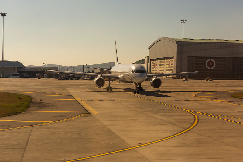 门禁锁具运用中国郑州环球货运发往美国底特律(Detroit)