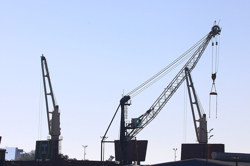 液晶显示器采用广东深圳外贸物流送达牙买加金斯敦