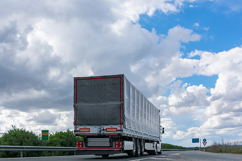 蓝莓干经过上海环球货运准时送达美国圣乔港(PortSt.Joe)