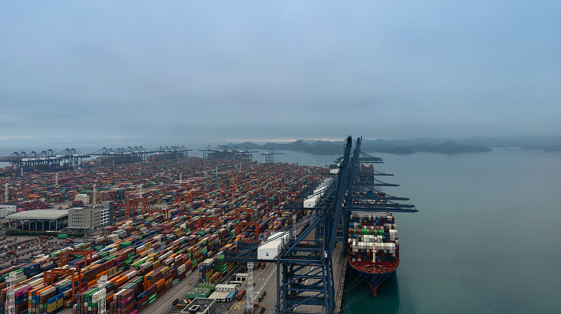 无线耳机充电盒借助广东广州国际快递送达印度孟买