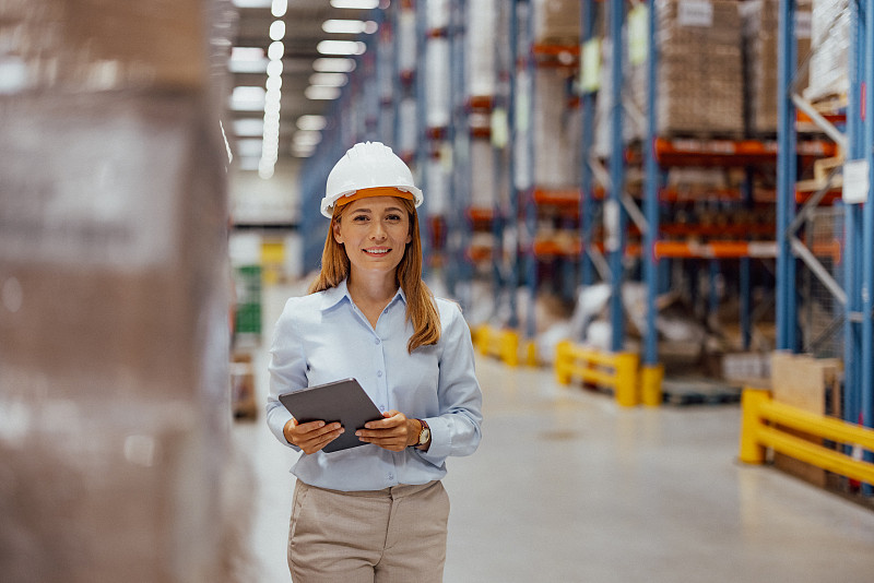 纺织品借助山东烟台外贸物流准时送达德国汉堡