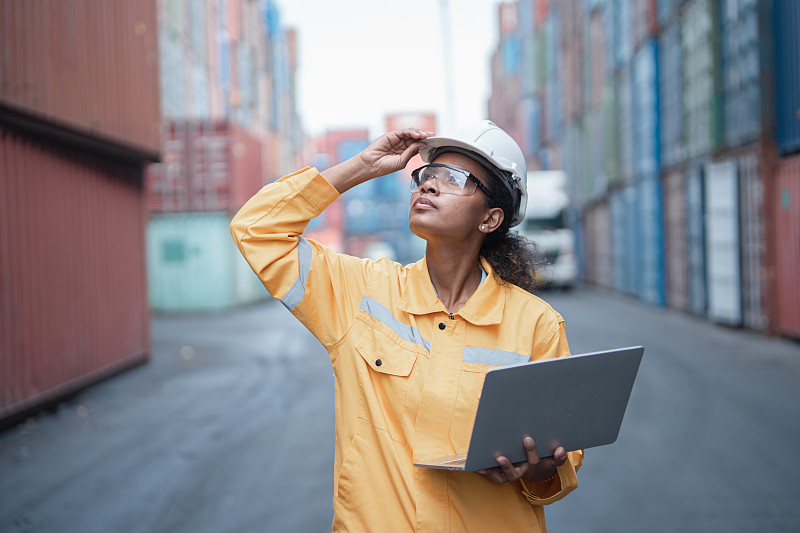 衣着附件应用广西南宁国际物流送抵波兰华沙