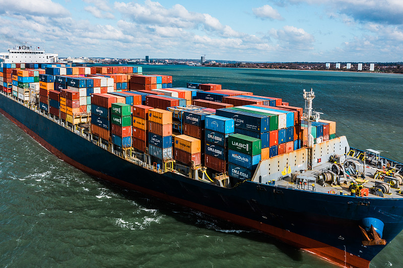 成衣运用广东深圳环球货运安全送达新加坡 成衣运用广东深圳环球货运安全送达新加坡