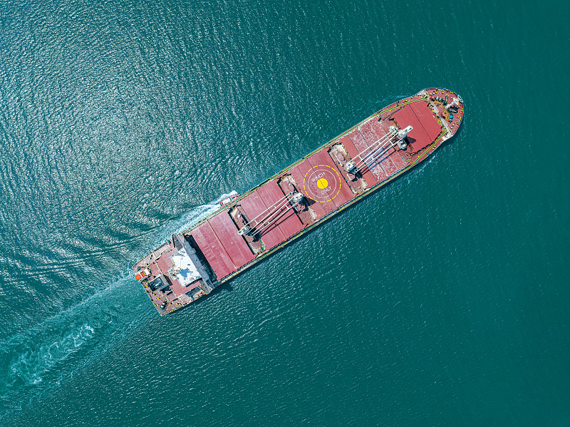 骑行装备（头盔、手套、骑行服）利用山东烟台国际运输准时送达新加坡