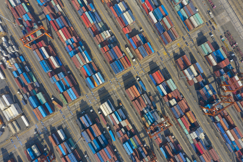 经过中国昆明将蓄电池寄到底特律