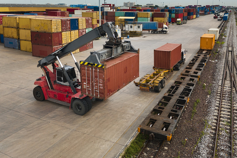 太阳能电池板选用浙江金华市国际快递快递至新加坡