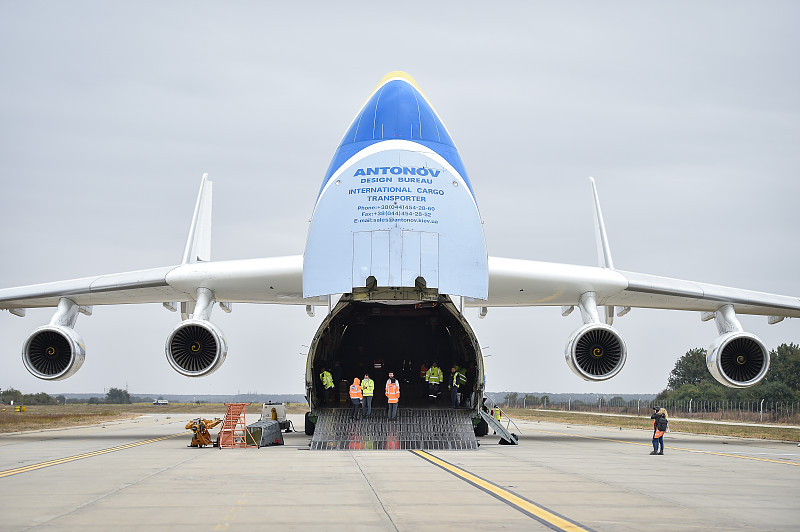 监控补光灯使用中国昆明跨境物流运抵美国查尔斯顿(Charleston)