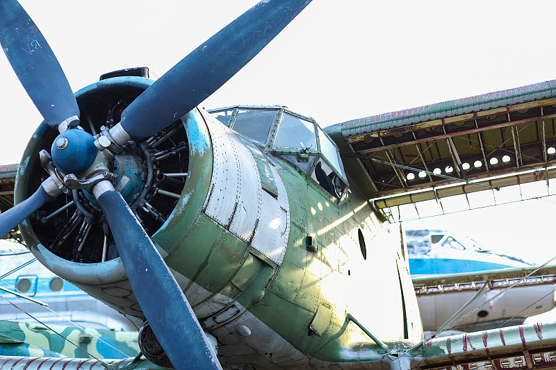 通过重庆将LV包包邮寄到美国苏福尔斯(SiouxFalls)