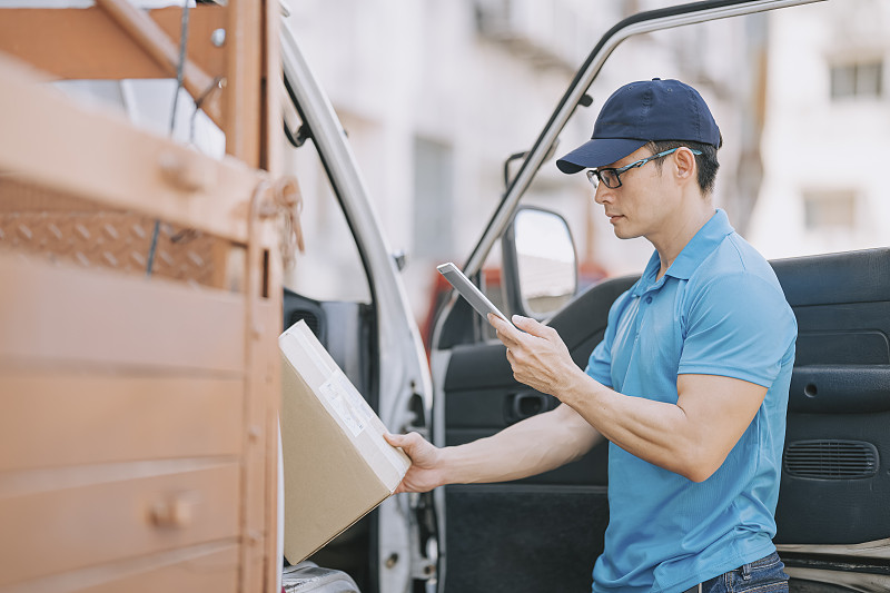 合成纤维面料借用广西钦州国际运输派送至印度孟买