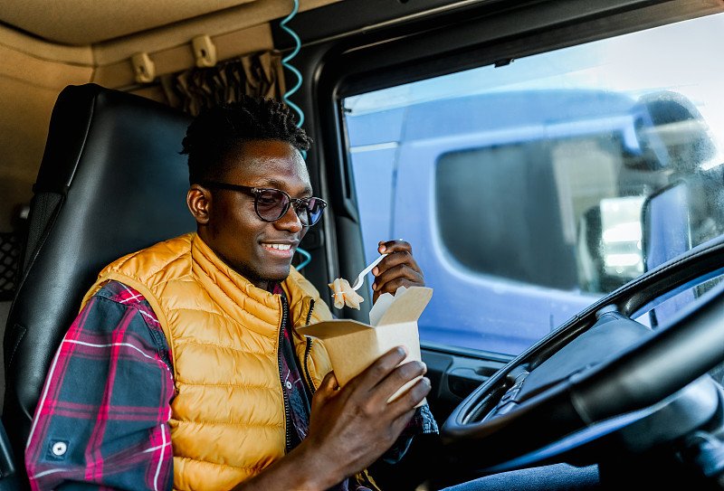 工业中间品广东广州跨境物流完整送达越南胡志明市