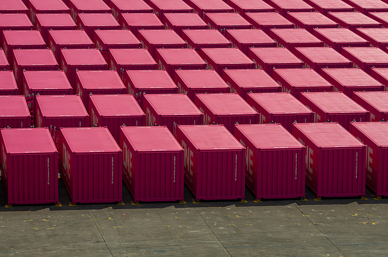 汽车零部件借助中国上海国际快递准时送达俄罗斯莫斯科