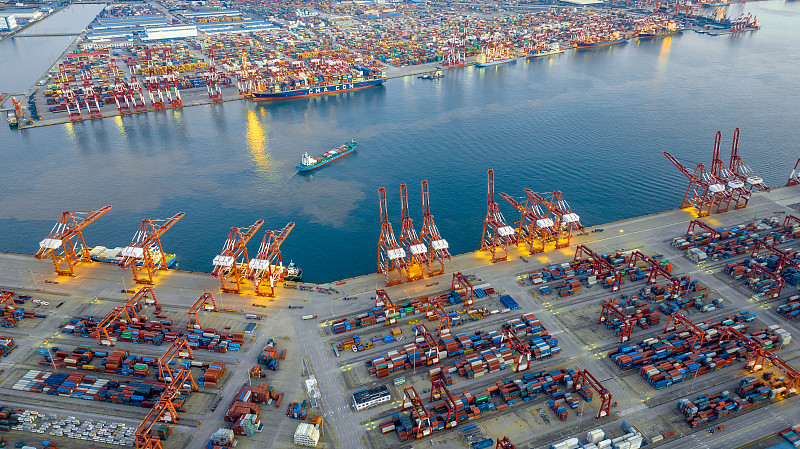 医用防护服/口罩通过山东青岛国际快递准时送达安哥拉罗安达