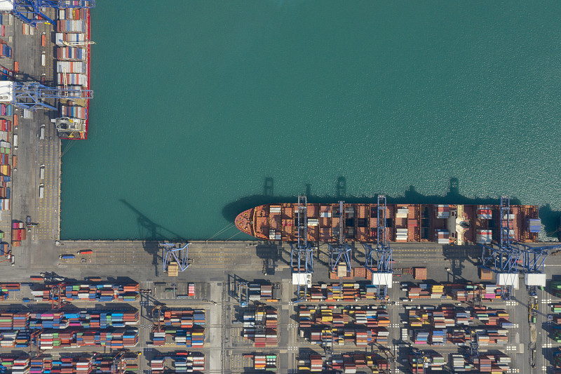 轴承、阀门借助浙江义乌国际运输发往新加坡