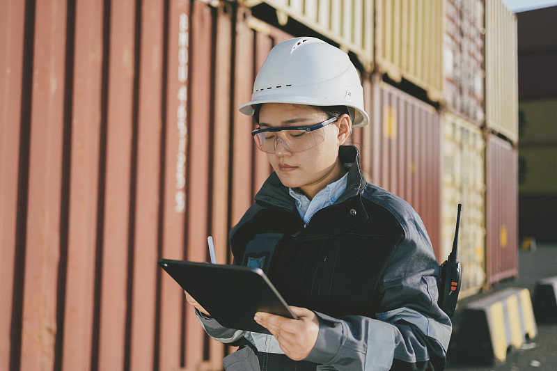 木制景观设施采取河北唐山跨国货运送抵加拿大多伦多