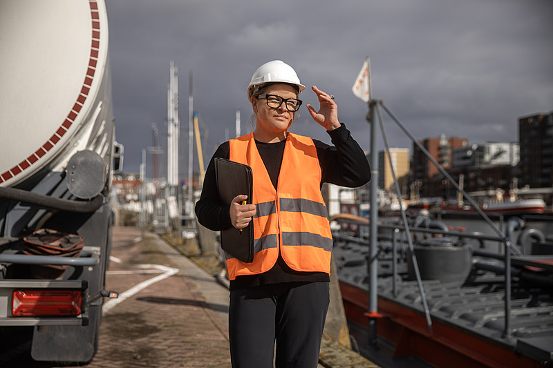 水牙线经过广东广州外贸物流快速送达阿联酋迪拜