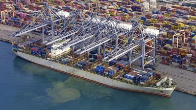 蚕丝借助昆明跨国货运安全送达美国纽约