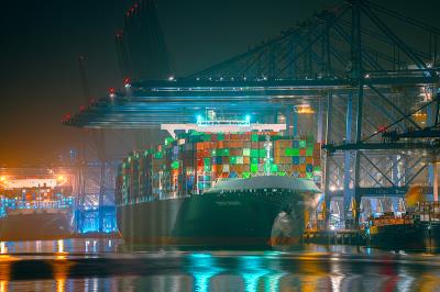 移动式变电站经过中国东莞环球货运发往梅德