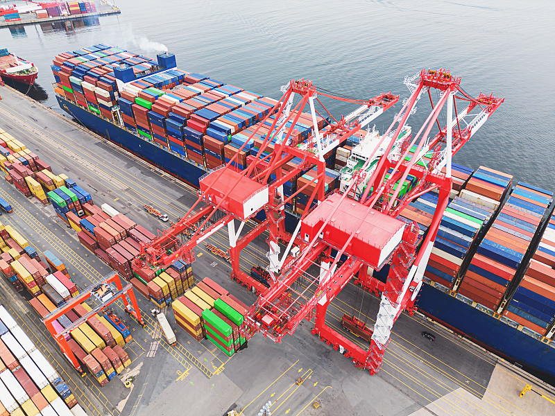 冰箱、洗衣机选用中国上海跨境物流运抵新加坡